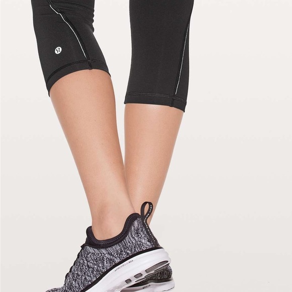 Lululemon Quick Feet Crop 19"
Black / White CLEARANCE - Picture 4 of 6